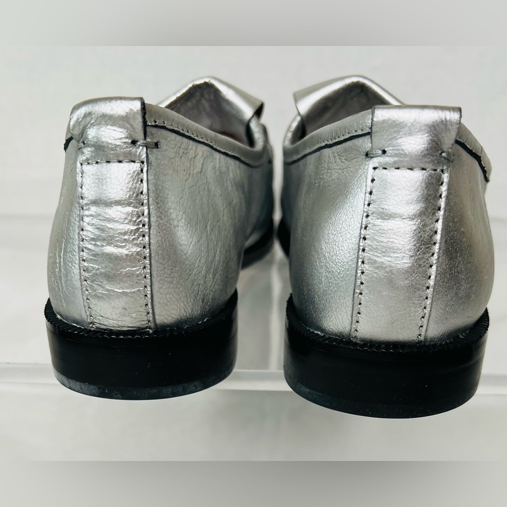 Donald Pliner Lissi Sliver Metallic Leather Loafer, Sz 6.5, NIB - Picture 4 of 11